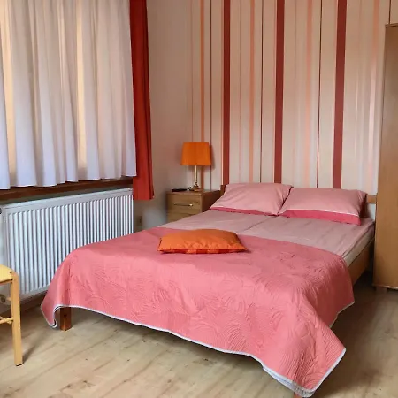 Jola Goscinne Adults Only Rewal